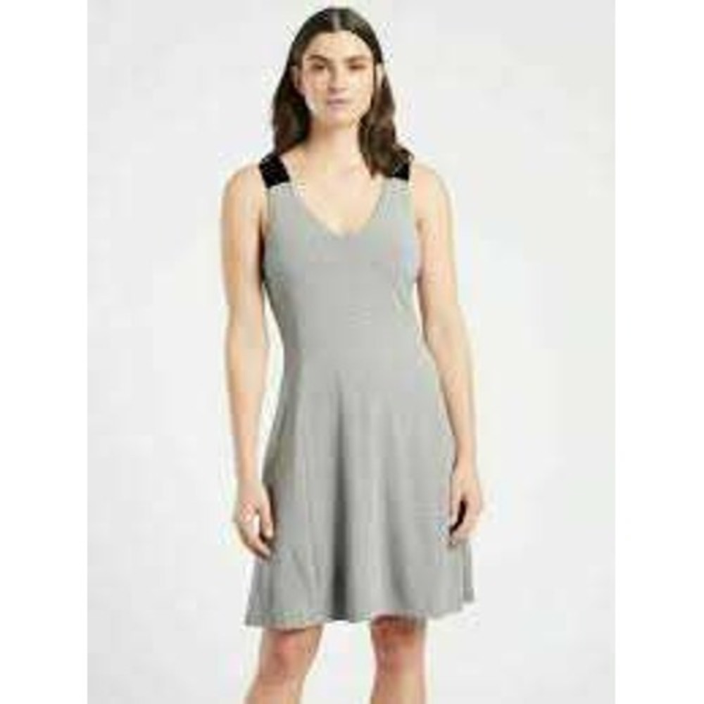 Athleta Santorini Thera Dress XS Sage Green Heathered V-Neck‎ Mini 531160 SU20